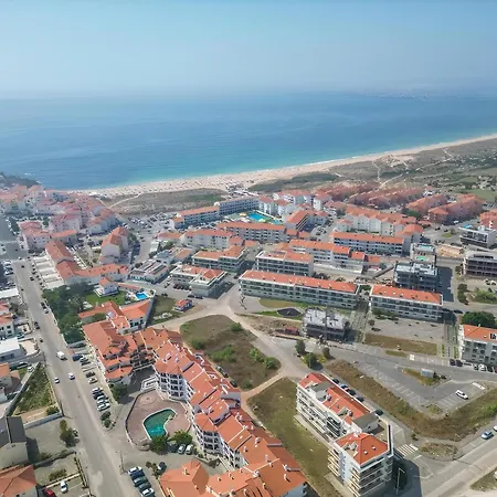 Supertubos Lägenhet Peniche